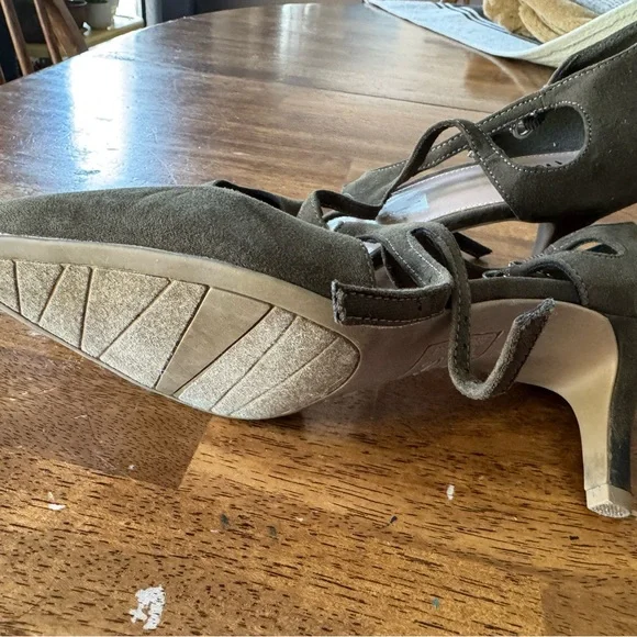 Fioni Olive Green Women's Heels - Picture 3 of 4